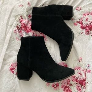 ALDO black suede boots 🖤